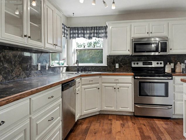 29741 67 S Highway, Malvern, AR 72104