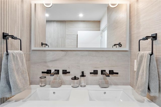 2301 Collins Ave 1633, Miami Beach, FL 33139