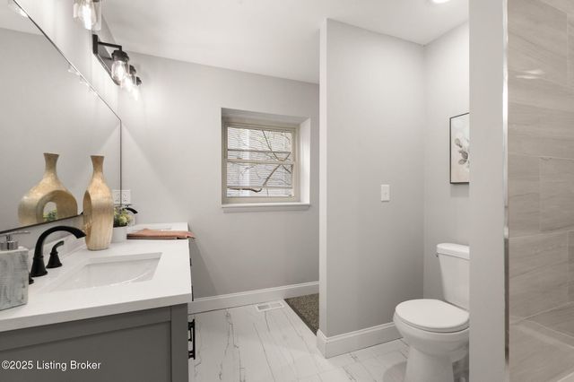 3703 Trail Ridge Rd, Louisville, KY 40241