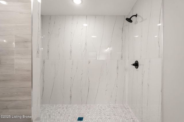 3703 Trail Ridge Rd, Louisville, KY 40241