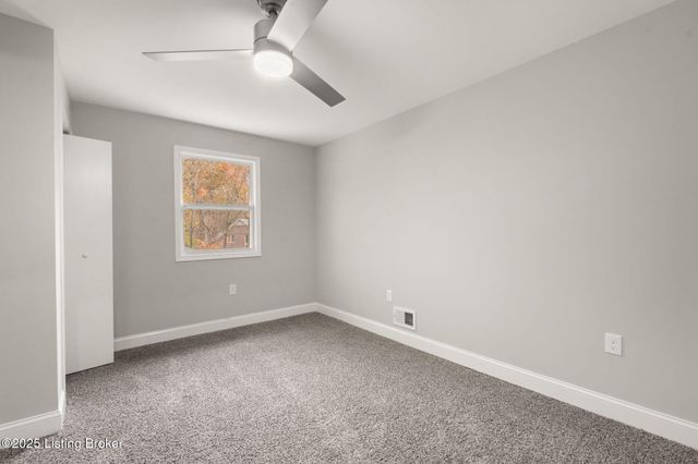 3703 Trail Ridge Rd, Louisville, KY 40241