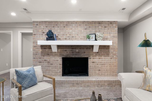 3703 Trail Ridge Rd, Louisville, KY 40241