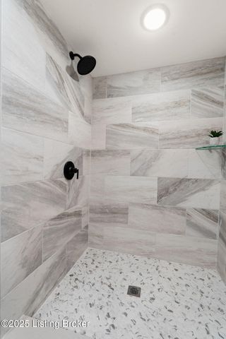 3703 Trail Ridge Rd, Louisville, KY 40241