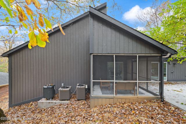 3703 Trail Ridge Rd, Louisville, KY 40241