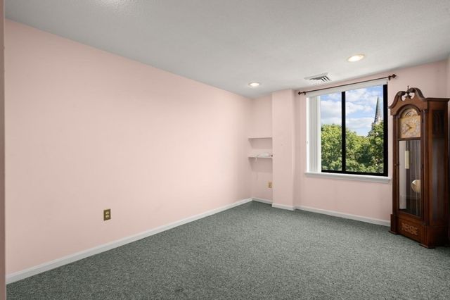 59 Valley 5H, Medford, MA 02155