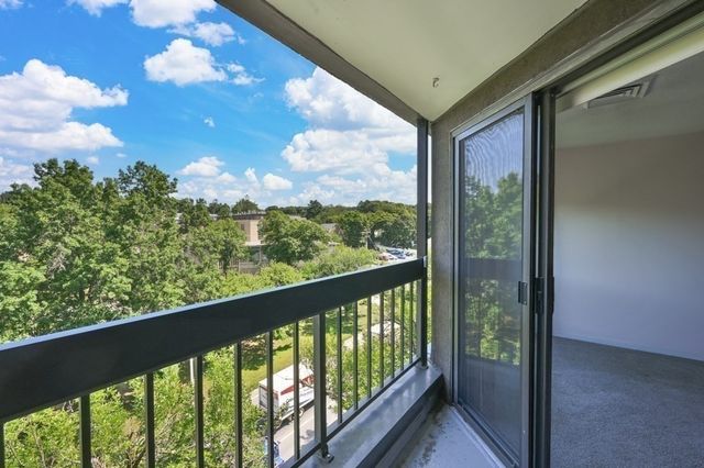 59 Valley 5H, Medford, MA 02155