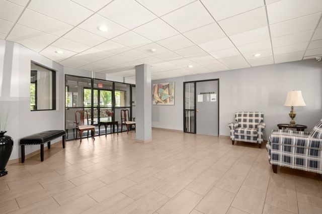 59 Valley 5H, Medford, MA 02155