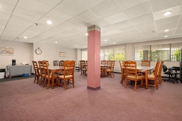 59 Valley 5H, Medford, MA 02155