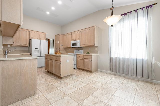 2926 Aquamarine Cir, Rescue, CA 95672