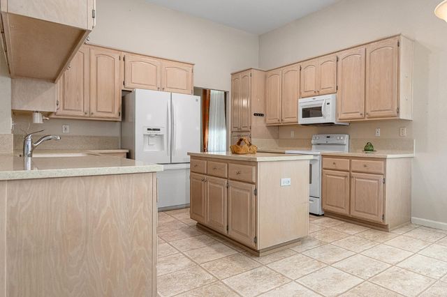 2926 Aquamarine Cir, Rescue, CA 95672