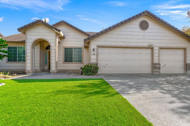 2926 Aquamarine Cir, Rescue, CA 95672