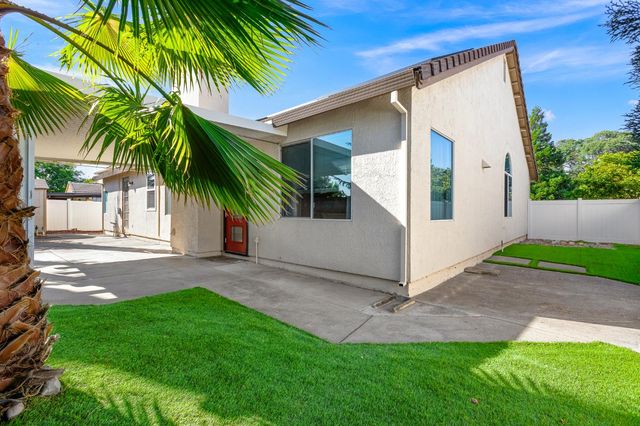 2926 Aquamarine Cir, Rescue, CA 95672