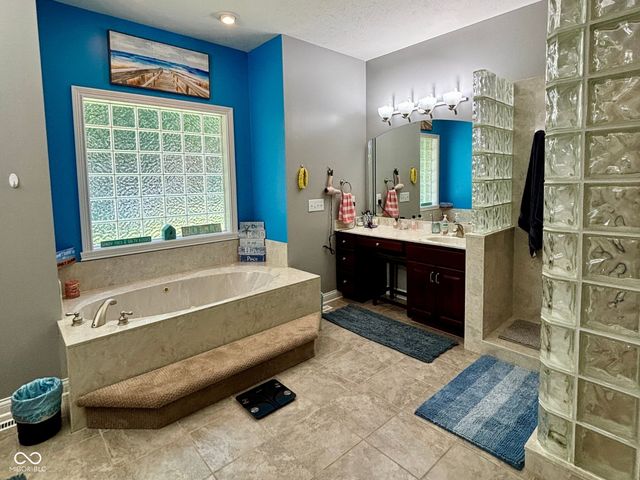 12380 N Markland Drive, Mooresville, IN 46158