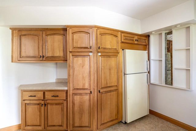 2674 WOODCREST DRIVE, Neenah, WI 54956