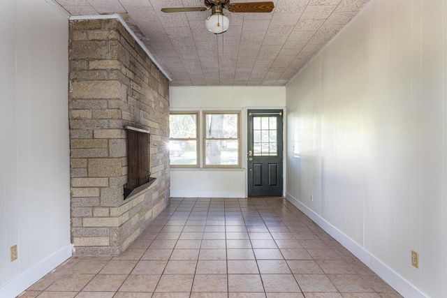 2674 WOODCREST DRIVE, Neenah, WI 54956