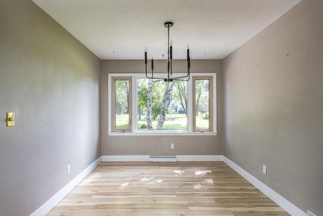 2674 WOODCREST DRIVE, Neenah, WI 54956