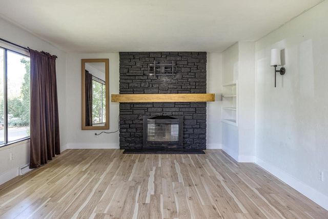 2674 WOODCREST DRIVE, Neenah, WI 54956