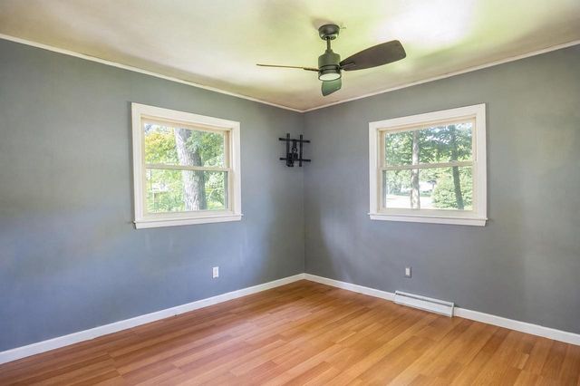 2674 WOODCREST DRIVE, Neenah, WI 54956
