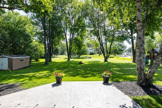 2674 WOODCREST DRIVE, Neenah, WI 54956