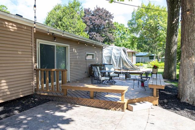 2674 WOODCREST DRIVE, Neenah, WI 54956