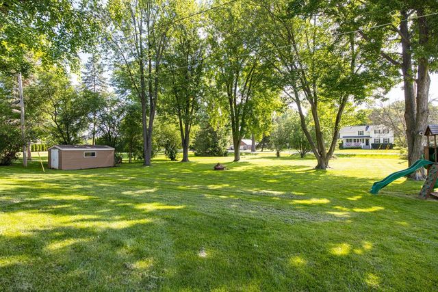 2674 WOODCREST DRIVE, Neenah, WI 54956