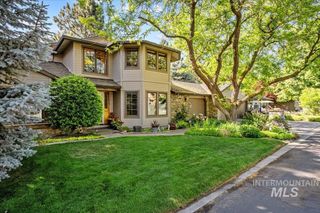 704 N Nicklaus Ln, Eagle, ID 83616