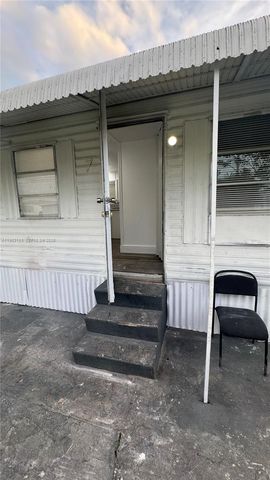 601 NE 4th Ct 7B, Hallandale Beach, FL 33009