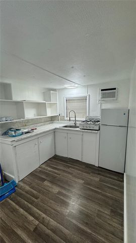 601 NE 4th Ct 7B, Hallandale Beach, FL 33009