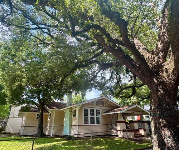 309 Bayland Avenue, Houston, TX 77009