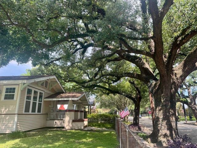 309 Bayland Avenue, Houston, TX 77009