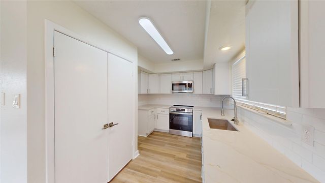 3225 Poteet Drive, Mesquite, TX 75150
