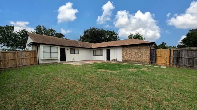 3225 Poteet Drive, Mesquite, TX 75150