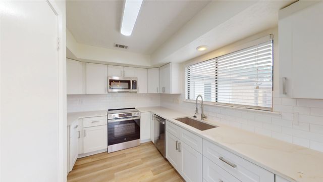 3225 Poteet Drive, Mesquite, TX 75150