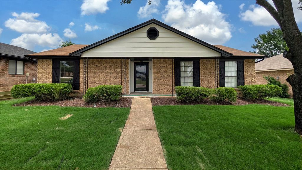 3225 Poteet Drive, Mesquite, TX 75150