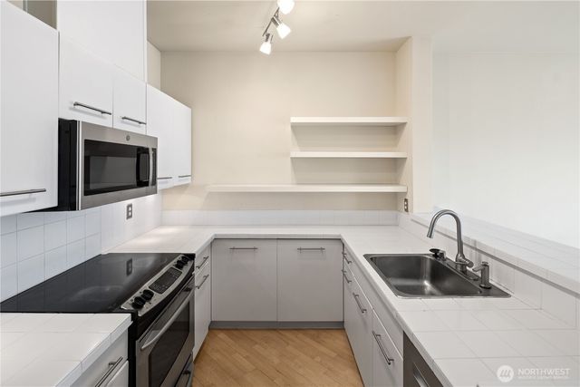 700 E Denny Way #PH3, Seattle, WA 98122