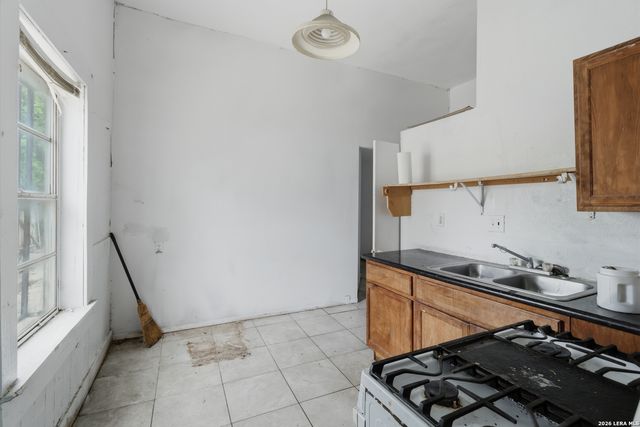 136 Allsup, San Antonio, TX 78237