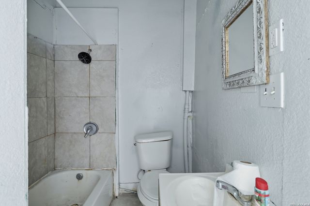 136 Allsup, San Antonio, TX 78237