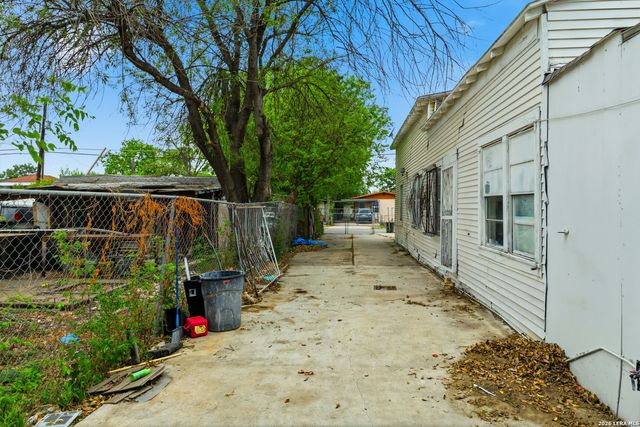 136 Allsup, San Antonio, TX 78237