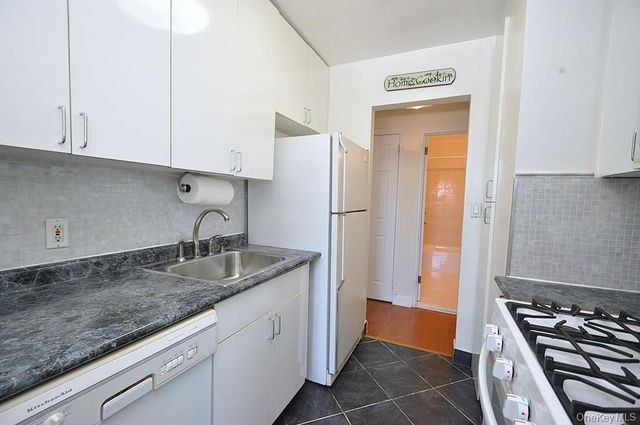 1853 Central Park Avenue 3F, Yonkers, NY 10710