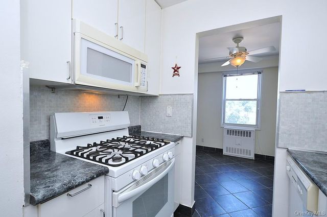 1853 Central Park Avenue 3F, Yonkers, NY 10710