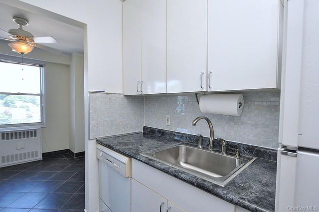 1853 Central Park Avenue 3F, Yonkers, NY 10710