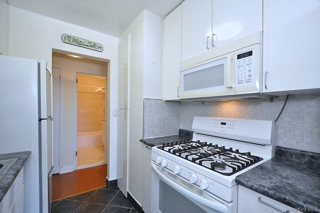 1853 Central Park Avenue 3F, Yonkers, NY 10710