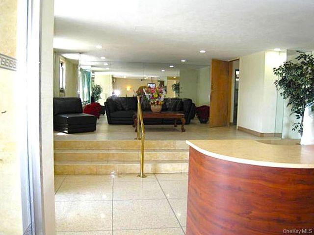 1853 Central Park Avenue 3F, Yonkers, NY 10710