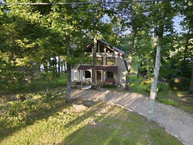 8941 Cherokee Trl, Crossville, TN 38572