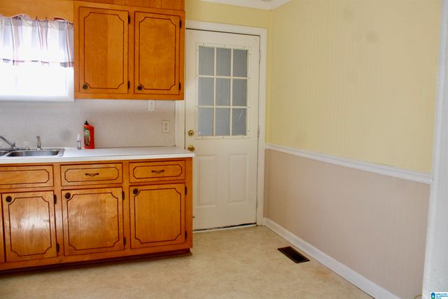 6037 POCAHONTAS ROAD, Bessemer, AL 35022