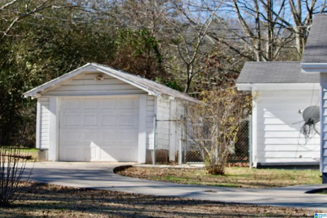 6037 POCAHONTAS ROAD, Bessemer, AL 35022