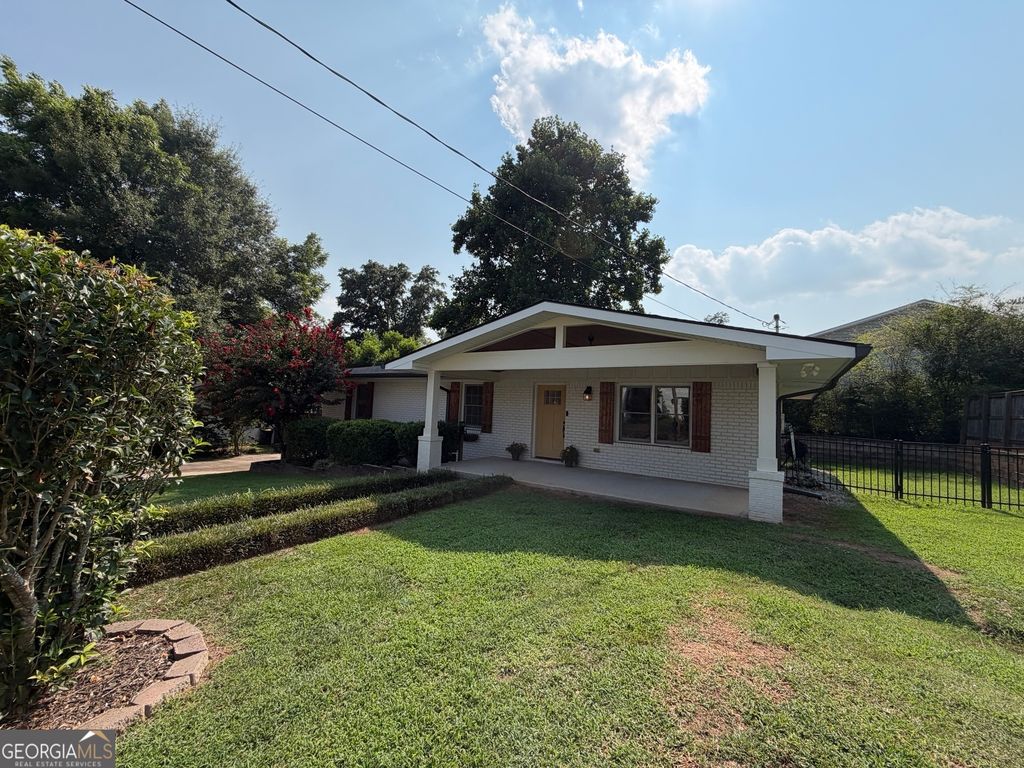 1 Alpine Drive, Newnan, GA 30263