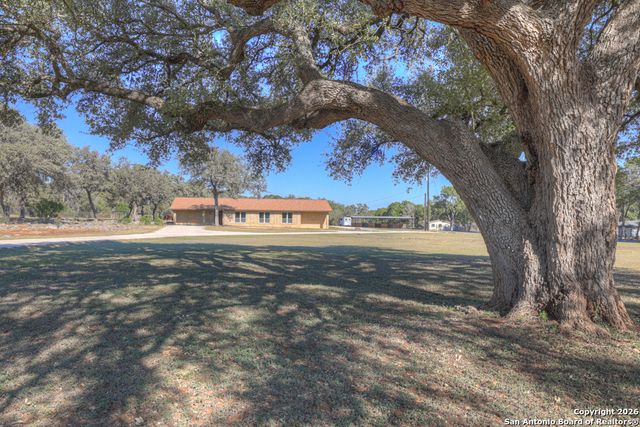 1080 Forest Trl, New Braunfels, TX 78132