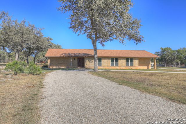1080 Forest Trl, New Braunfels, TX 78132