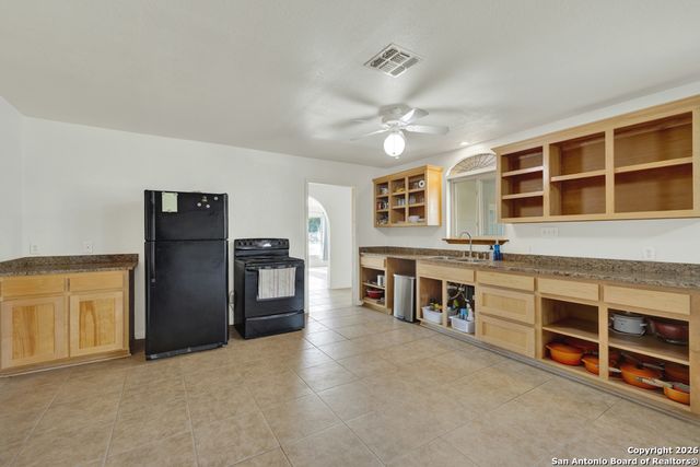 1080 Forest Trl, New Braunfels, TX 78132